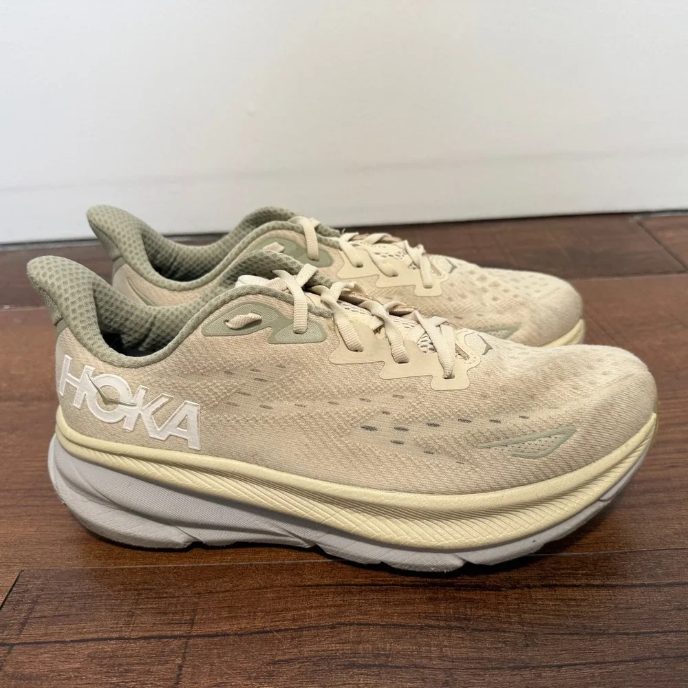 Hoka Clifton 9 Sneakers Mens 9.5 Sand Eggshell Running Shoes 1127895